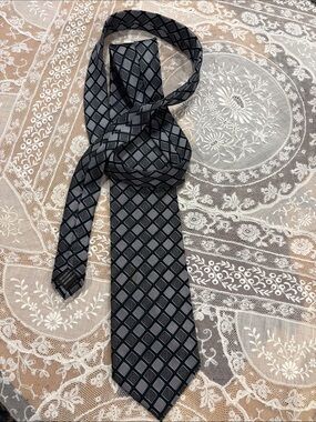 Classic Black and Gray Geometric Silk Tie